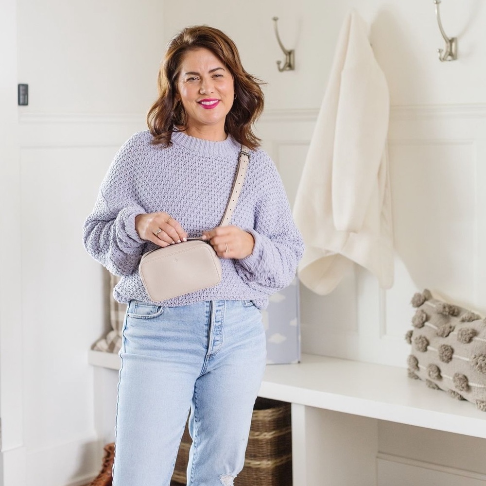 ela / Micro Belt Bag in Dove Pebble (Jilly Box exclusive)
